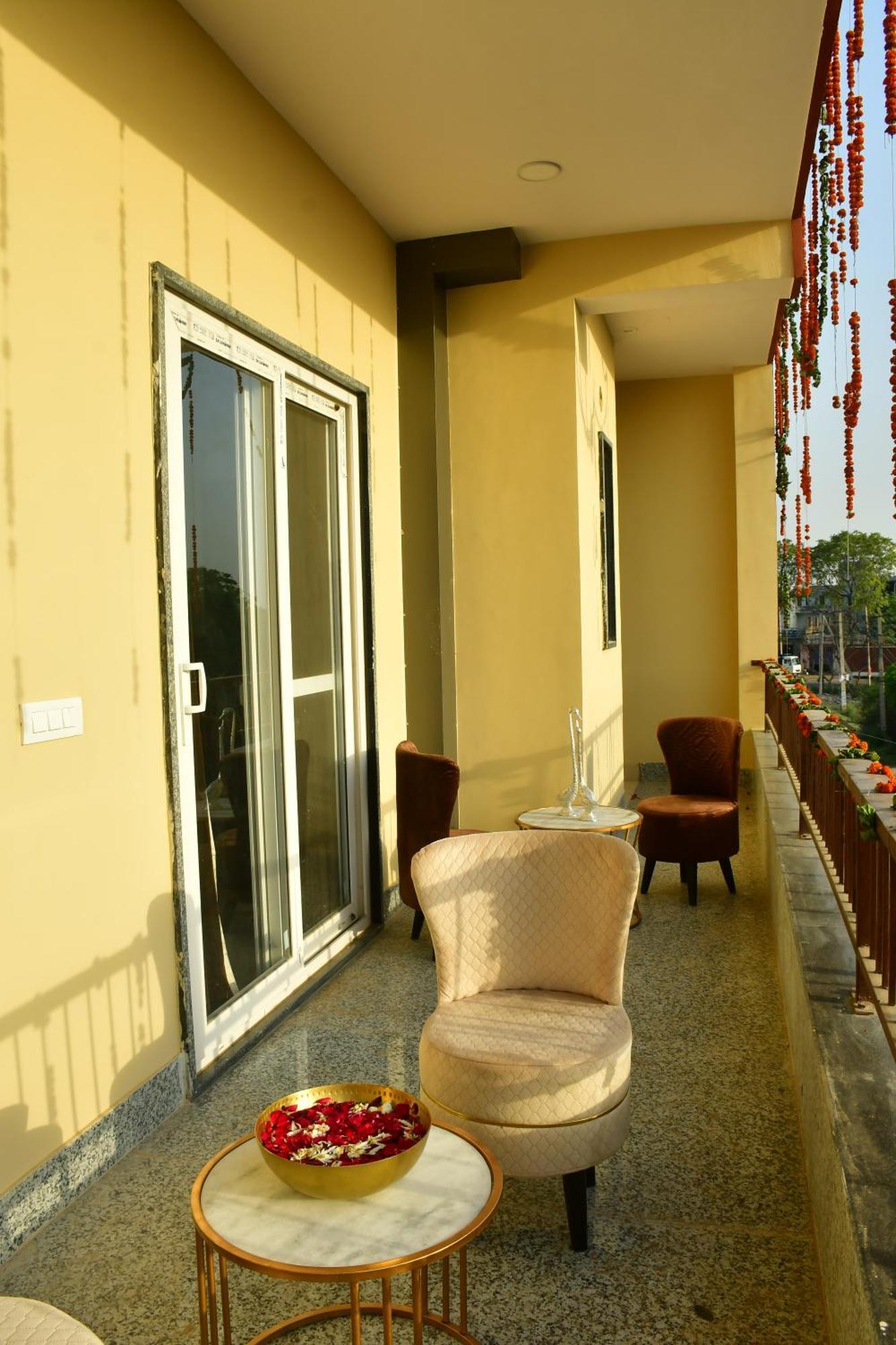 Sadabahar Regency Hotel Bahora Eksteriør billede